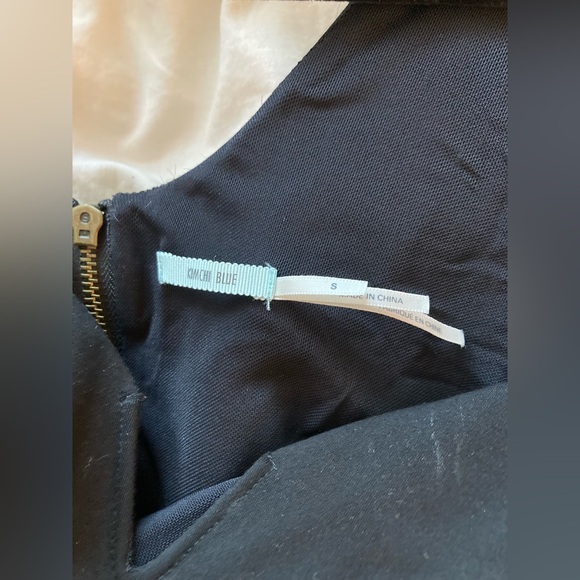 Black Sweetheart Neckline mini dress with Heart Zipper - Picture 3 of 4